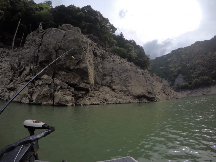 19 池原ダムでバス釣り 免許不要のレンタルボートで釣果の出るポイントは Hajimeのバス釣りブログ